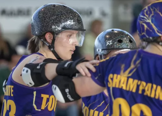 Depuis presque cinq ans, Emily Gauthier s'entraîne deux à trois fois par semaine au roller derby.