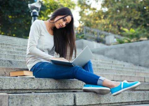 Lucie, 21 ans, a obtenu un prêt étudiant pour payer son école de commerce