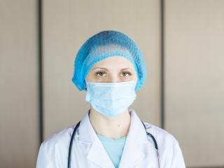 Infirmières puéricultrices : des soins très techniques et une relation